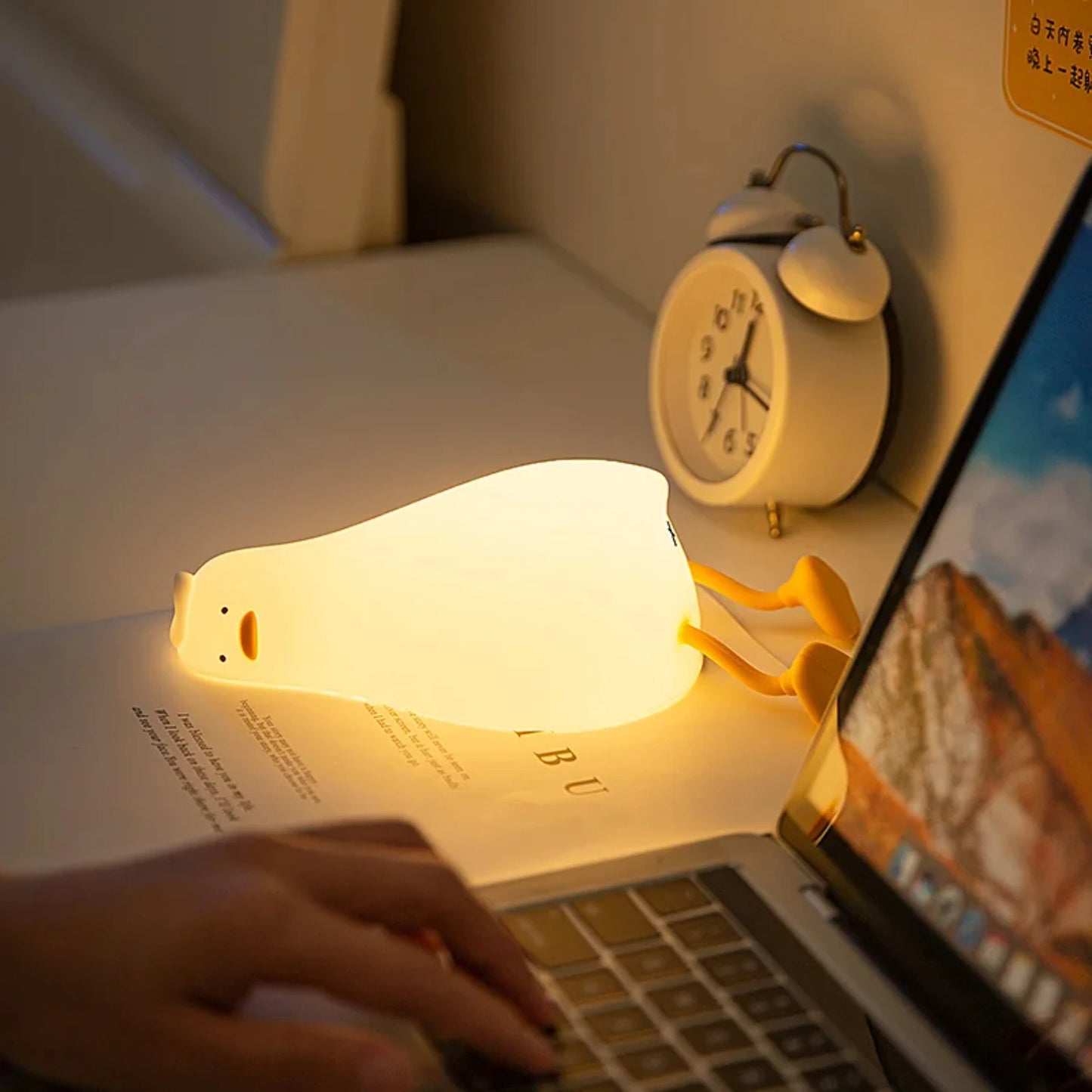Adorable Rechargeable Silicone Duck-Shaped Night Light