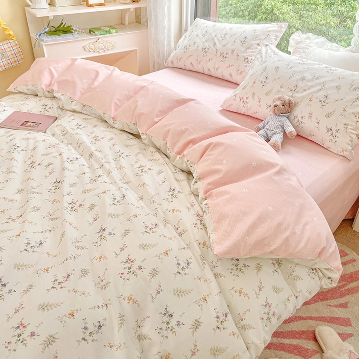 Luxurious, Cozy Soft Pink Floral Bedding Set