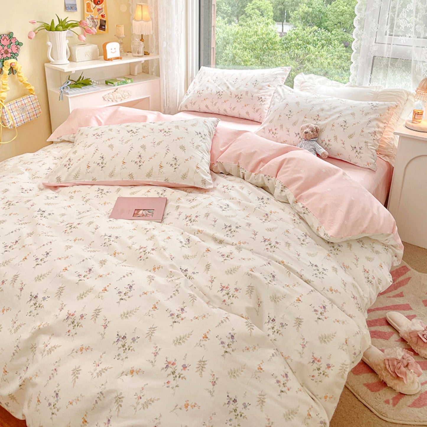 Luxurious, Cozy Soft Pink Floral Bedding Set