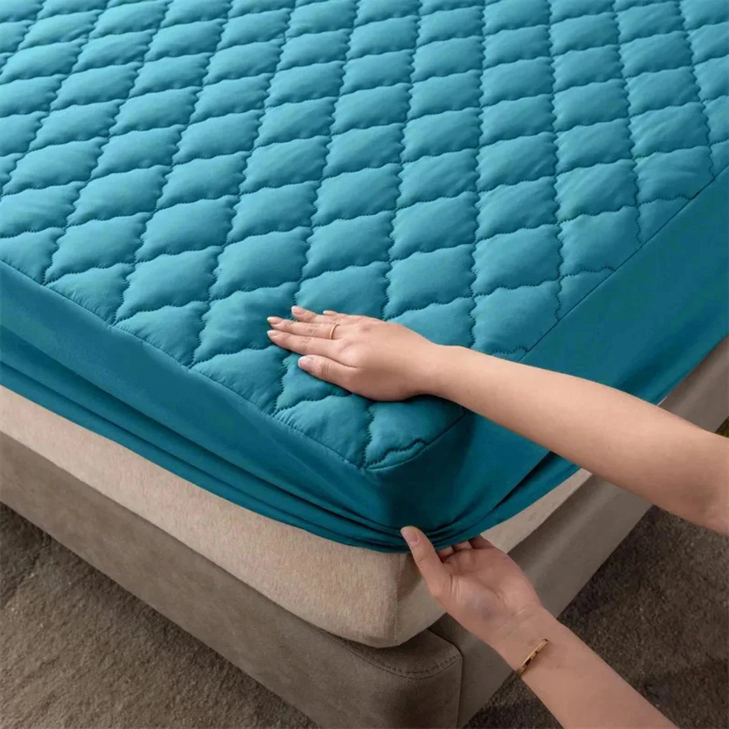 Waterproof Comfortable Fabric Mattress Cover & Sheets Sets